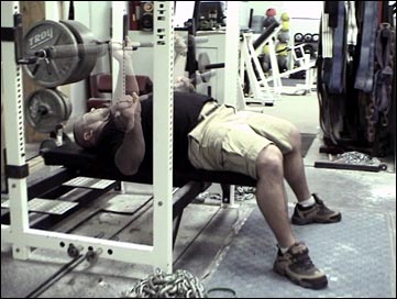 Jim Wendler demonstrates the Westside bench style